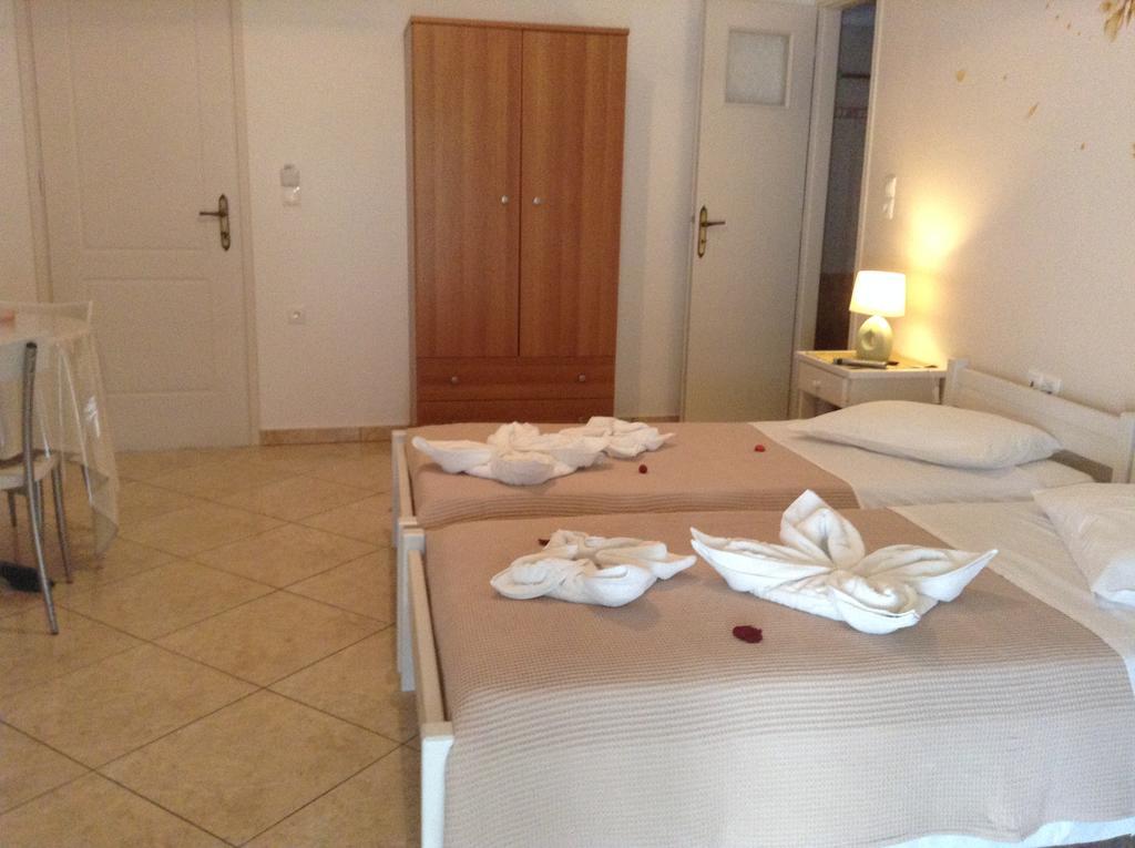 Nikoletta Rooms Parikia  Exterior photo