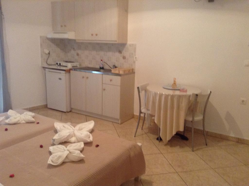Nikoletta Rooms Parikia  Exterior photo