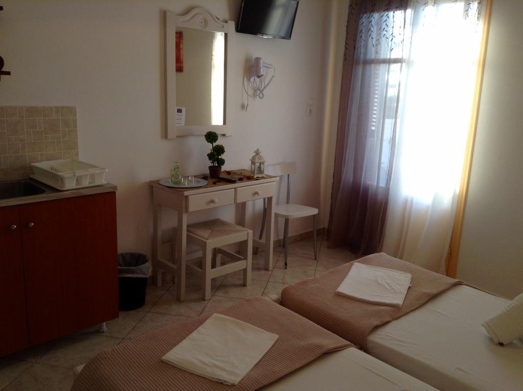 Nikoletta Rooms Parikia  Exterior photo